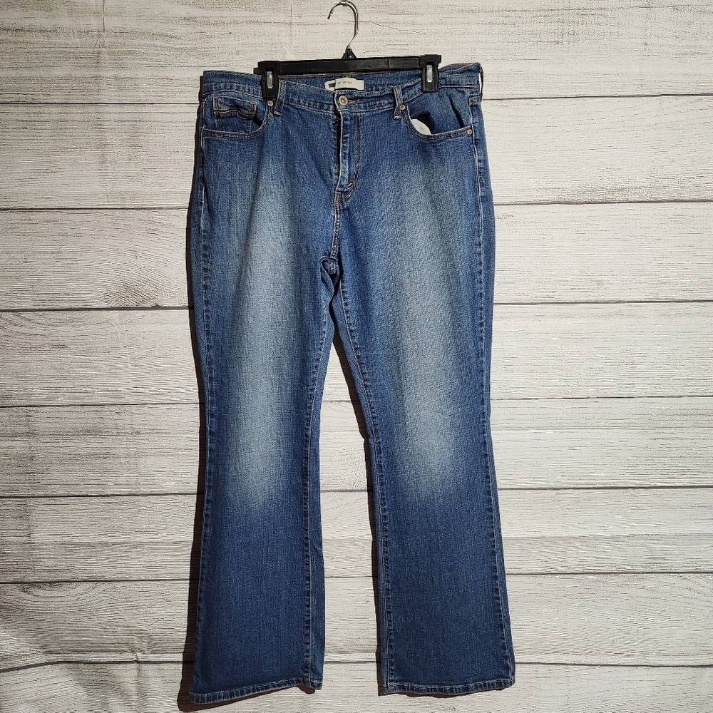 Levi Classic Blue Bootcut Women's Jeans, Size 16L